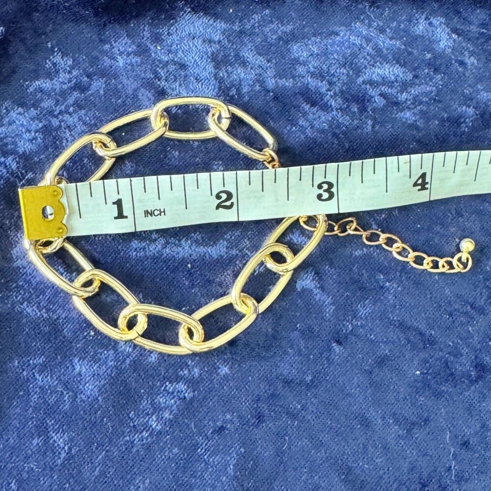 5/$25 Gold Large Chain Loop Bracelet - Picture 2 of 3